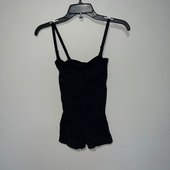 NWOT SKIMS SHAPEWEAR SEAMLESS SCULPT STRAPLESS SHORTIE BODYSUIT ONYX BLACK LARGE - Picture 1 of 3